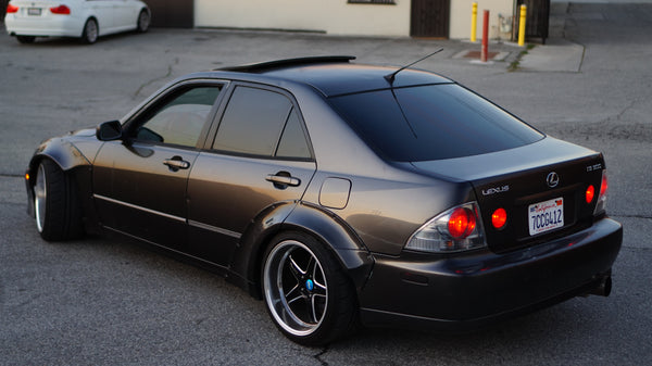 01-05 Lexus IS300 Wide Body Kit (Gen1 SXE10)