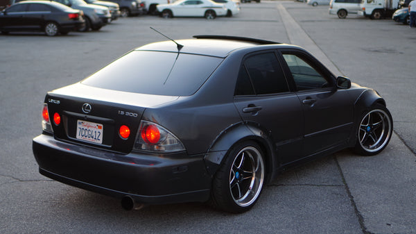 01-05 Lexus IS300 Wide Body Kit (Gen1 SXE10)